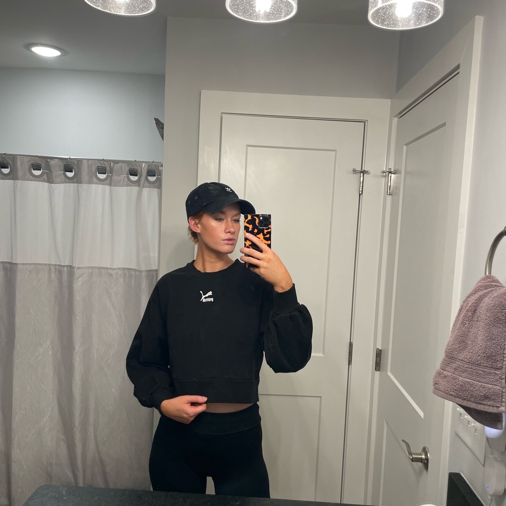 EUC Puma Black Crop Sweatshirt - Picture 11 of 11